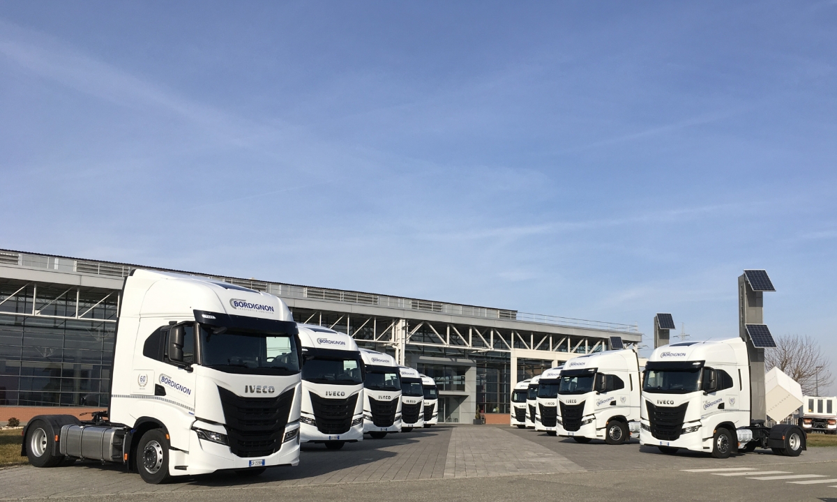 IVECO consegna 10 IVECO S-Way da 490 cv a Bordignon Trasporti per attività di logistica su tratte nazionali - - Lombardia Truck
