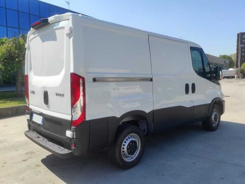 IVECO 35S12V H1 3000 - Lombardia Truck