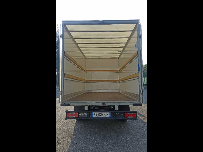 IVECO DAILY 35C16H3.0 BOX - Lombardia Truck