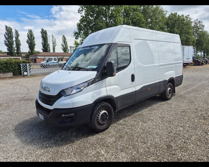 IVECO 35S14v - Van 33S/35S Daily 4x2 MY2021 Furgone di serie / Van - Lombardia Truck